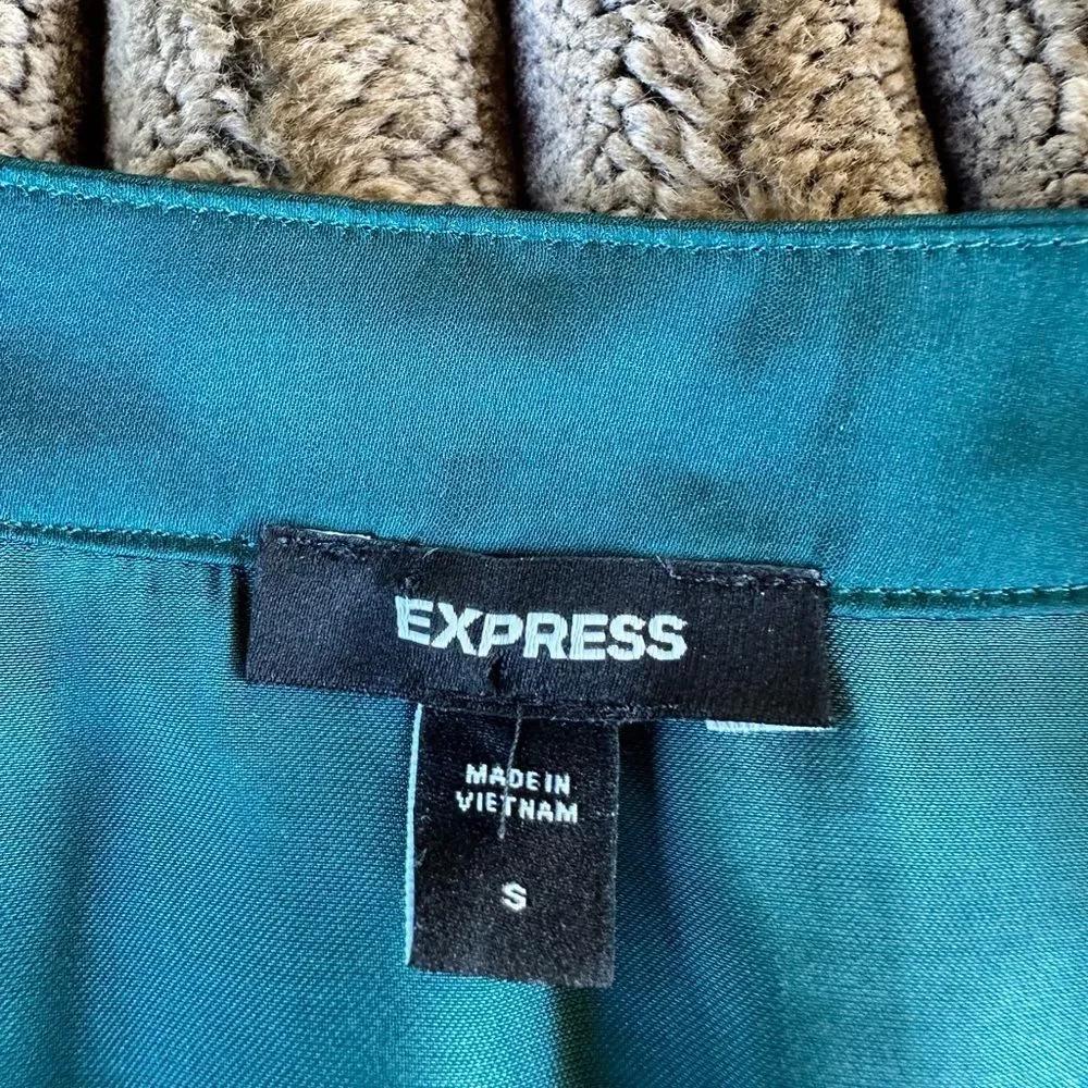 🎉5 for $45🎉 express top blouse shirt size S